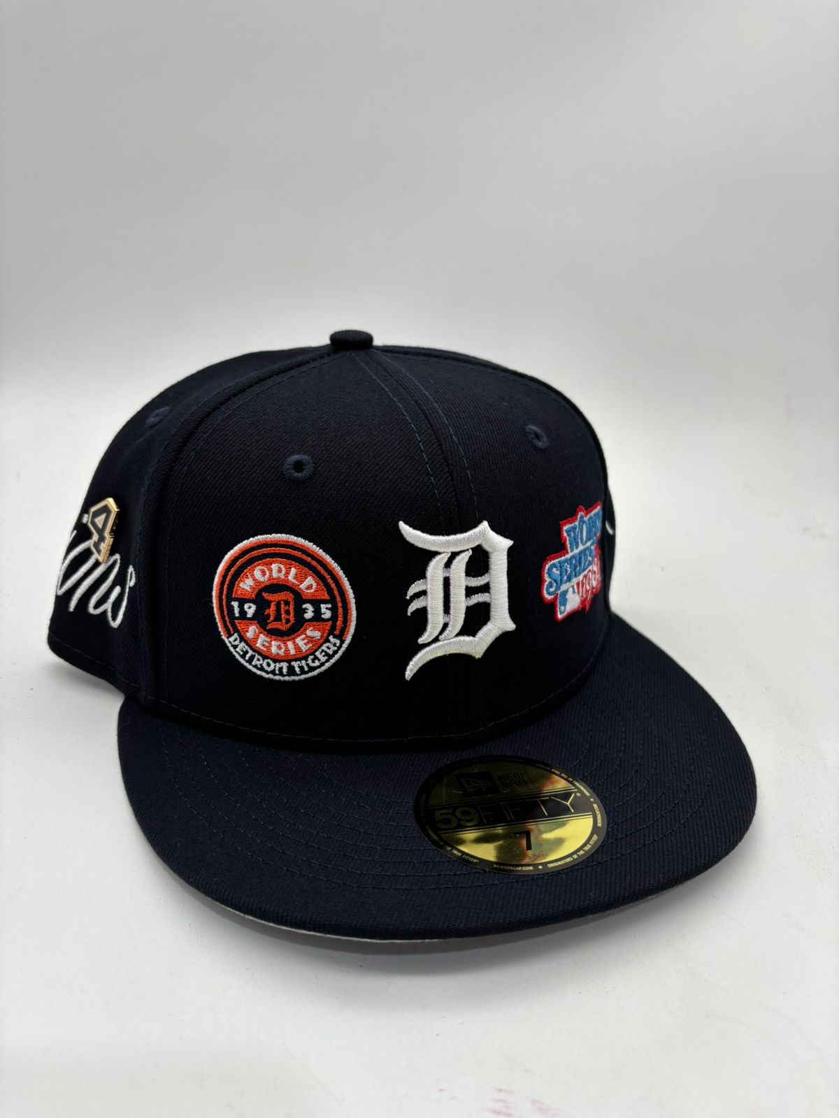 New Era Edicion Detroit Negra Pin