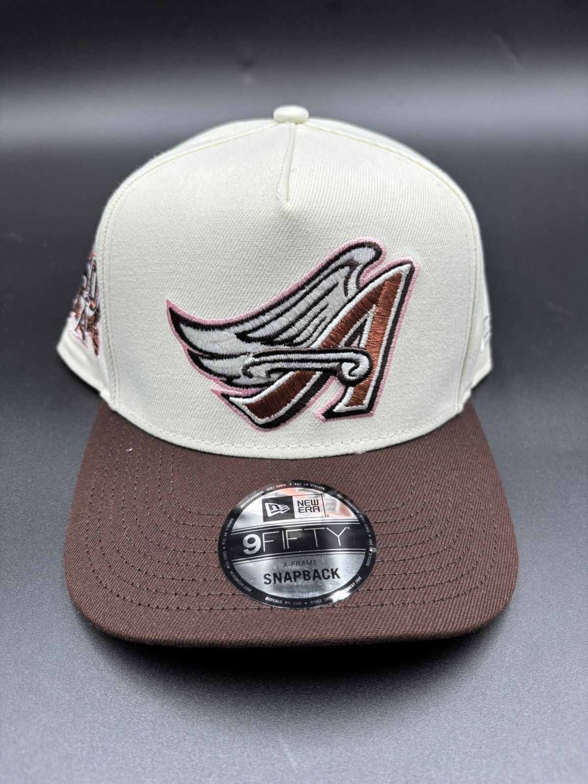 NEW ERA A-FRAME ANGELES BEIGE CAFE