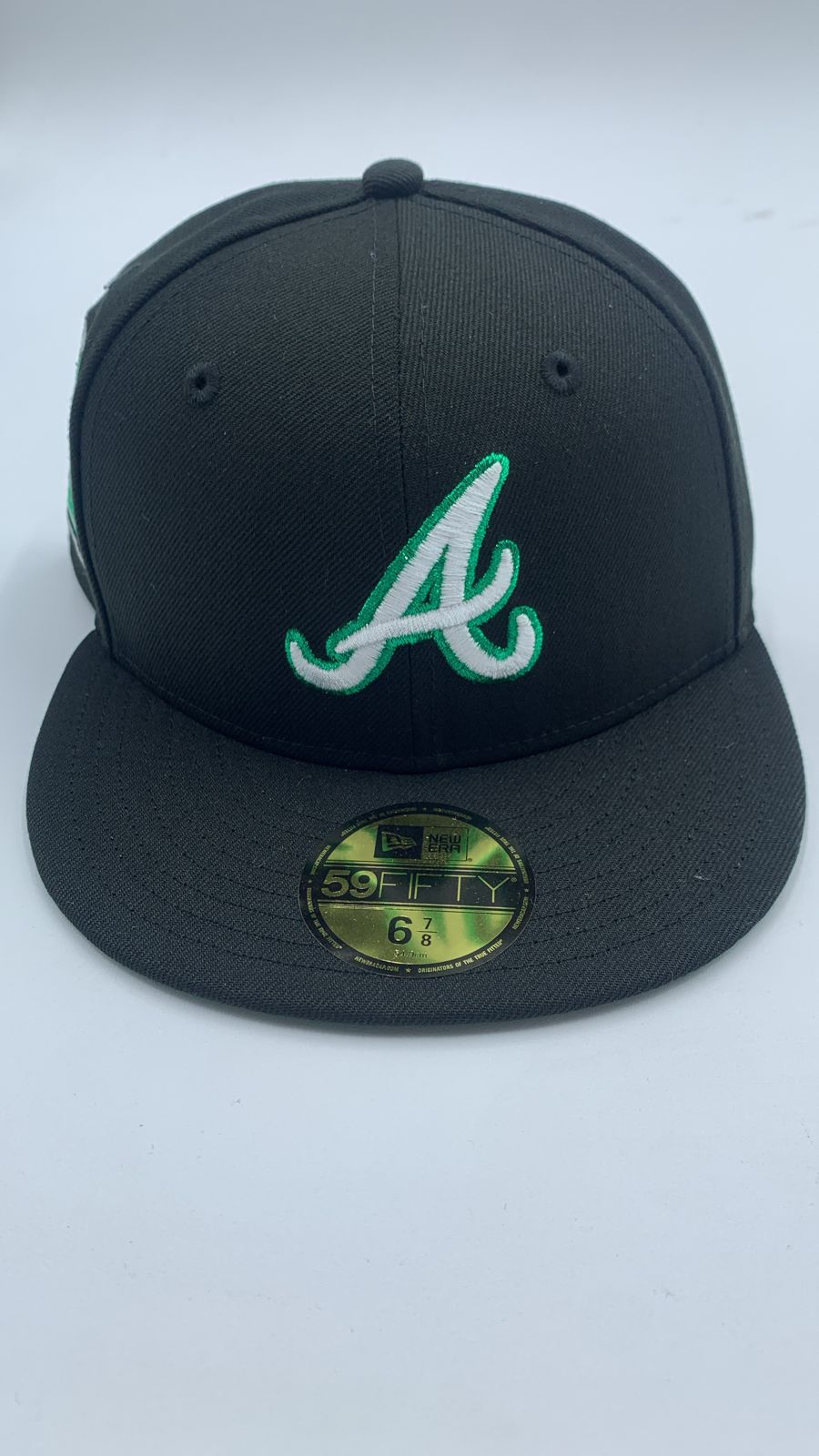 New Era Edicion Atlanta Contorno Verde
