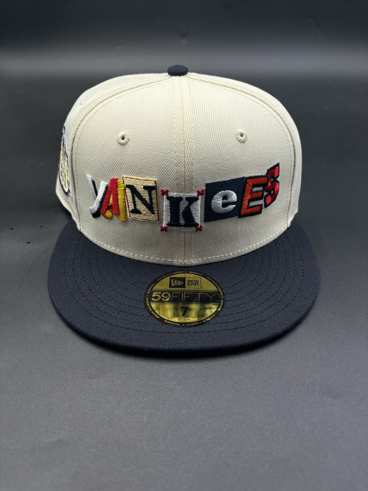 New Era Edicion Yankees Letras Beige