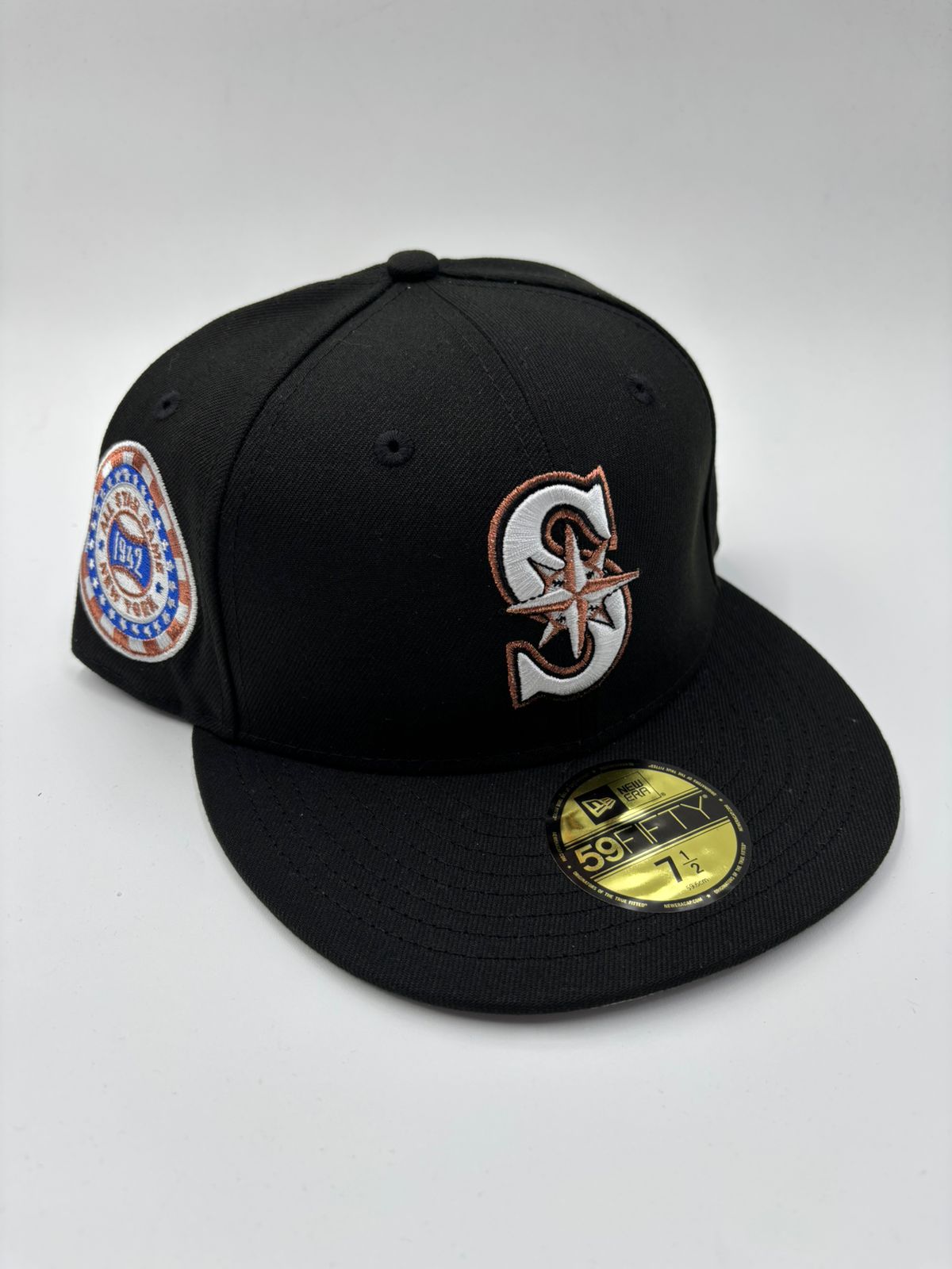 NEW ERA EDICION SEATLE NEGRO CONTORNO CAFE