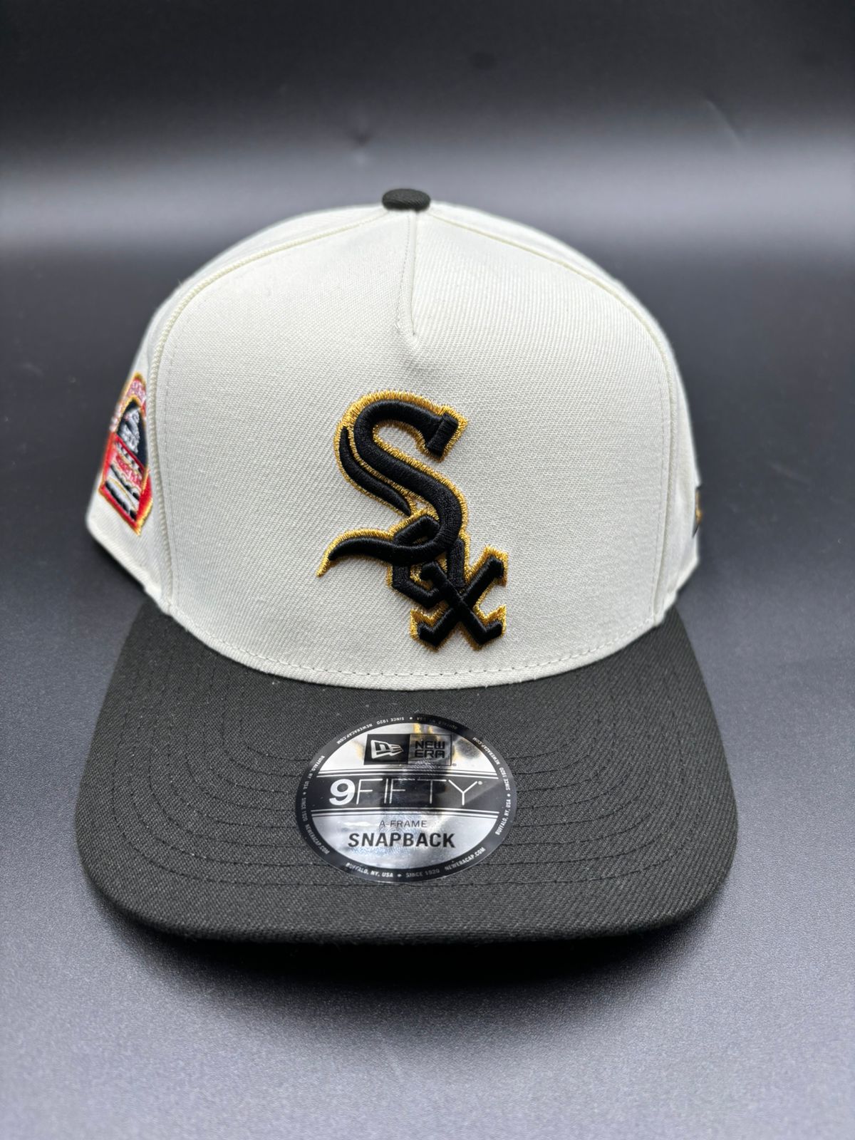 NEW ERA A-FRAME SOX BEIGE NEGRO