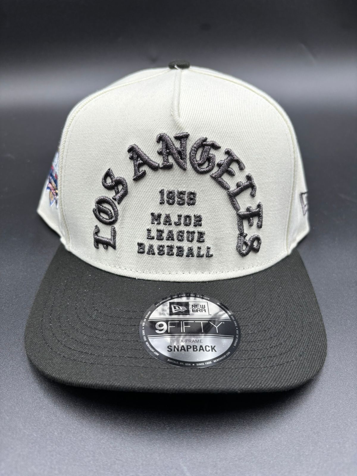 NEW ERA A-FRAME LA BEIGE NEGRO