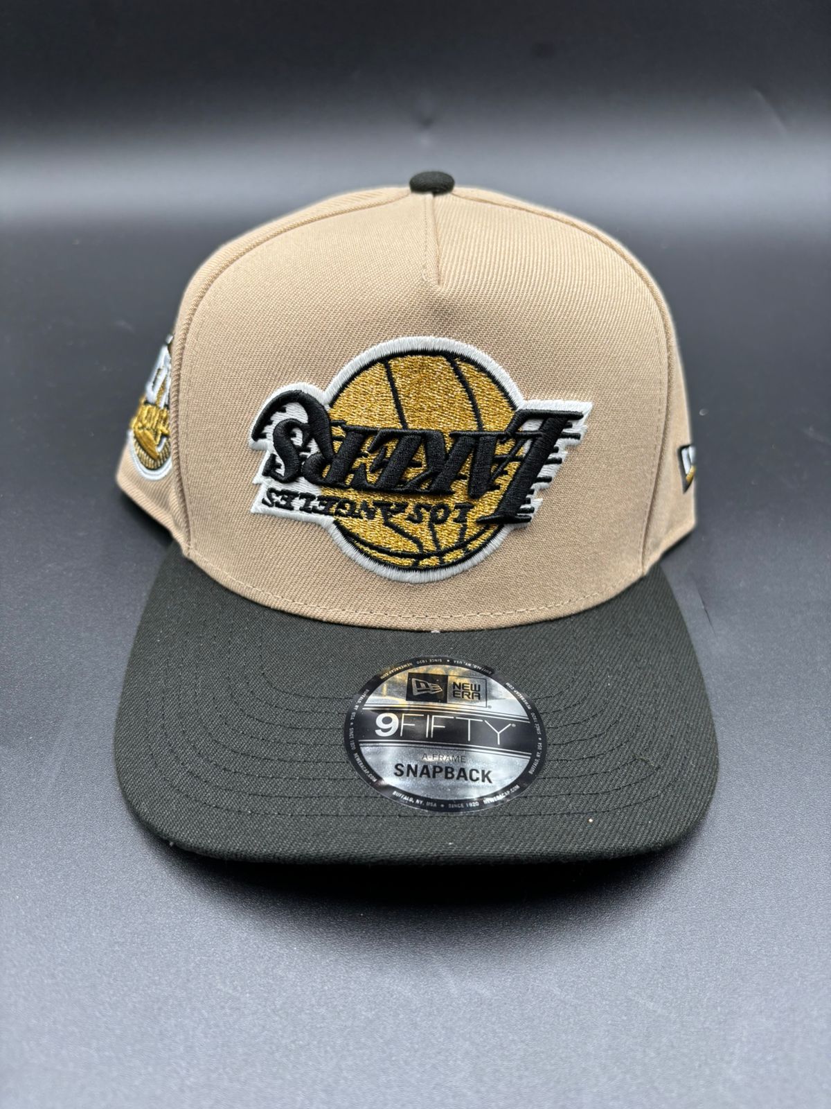 NEW ERA A-FRAME LAKERS beige negro