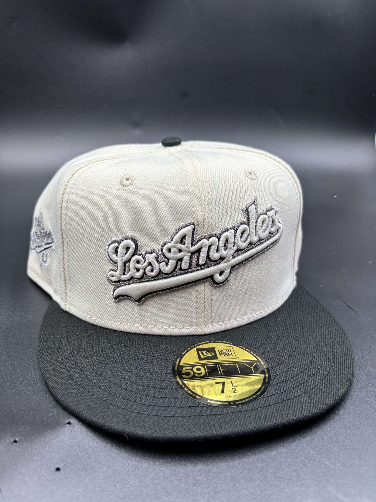 NEW ERA edicion LA 1988 BEIGE NEGRO