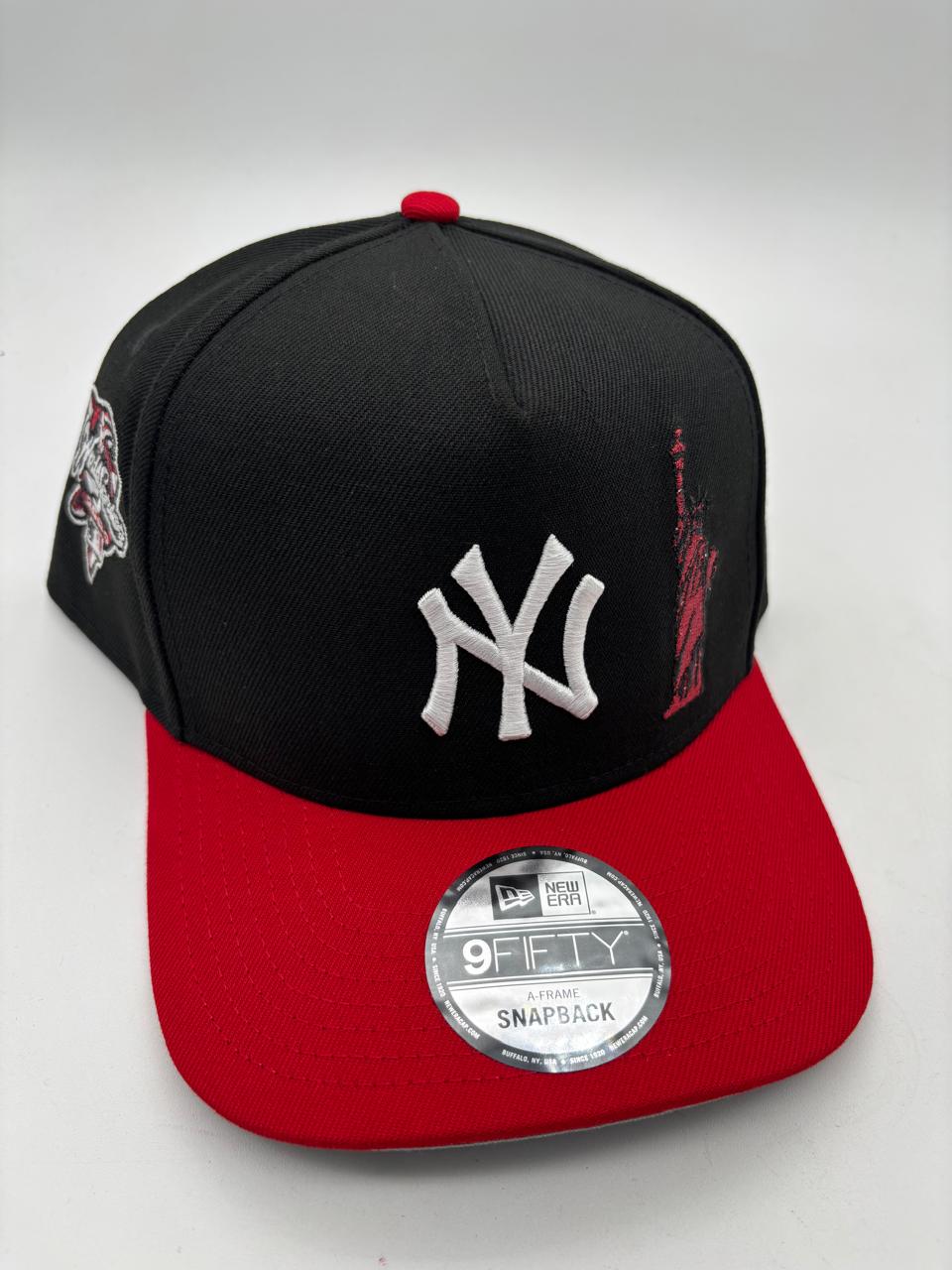 New Era A-Frame Yankees Negro Rojo Brillos