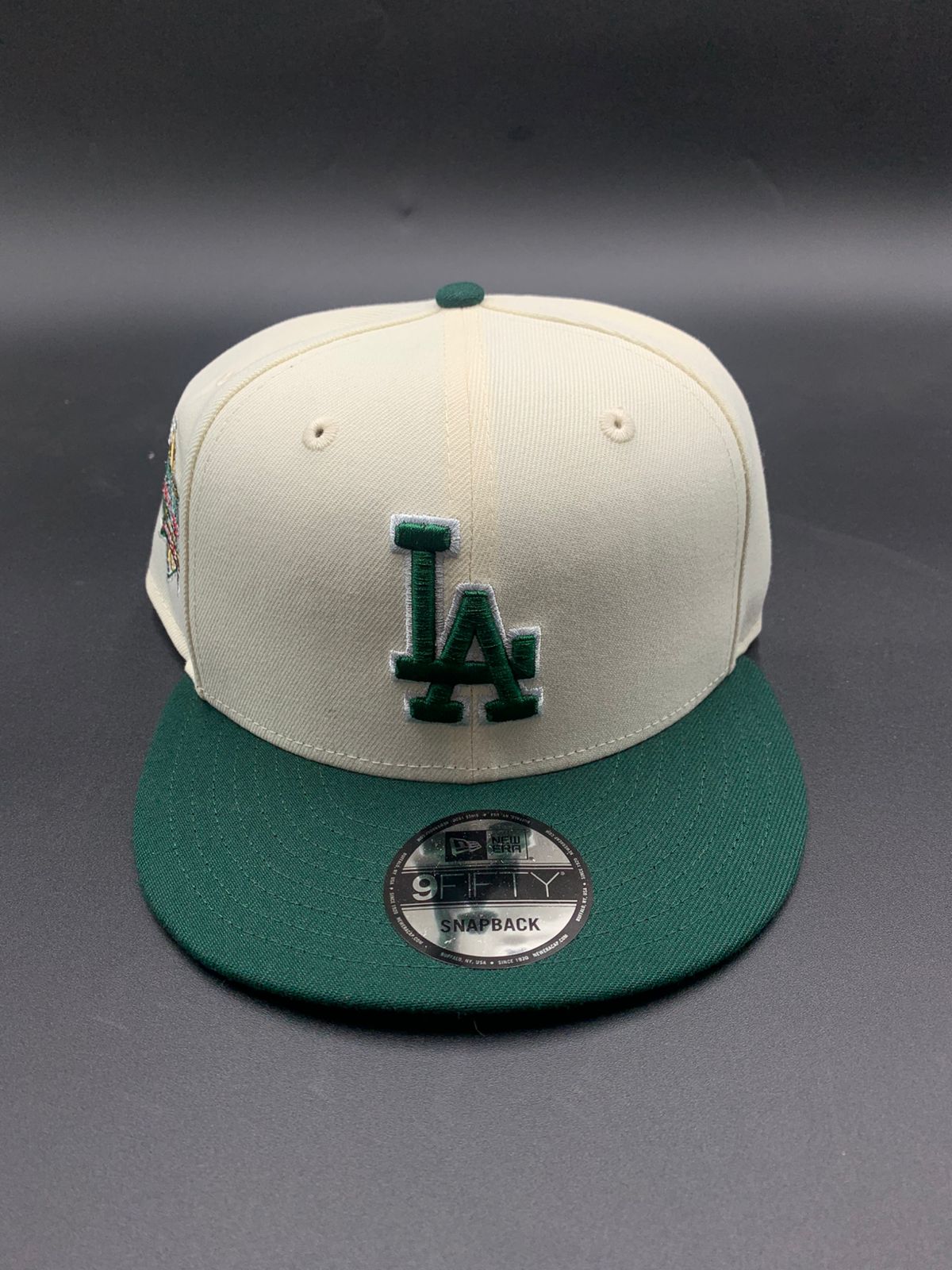 New Era Edicion LA Broche Beige Verde