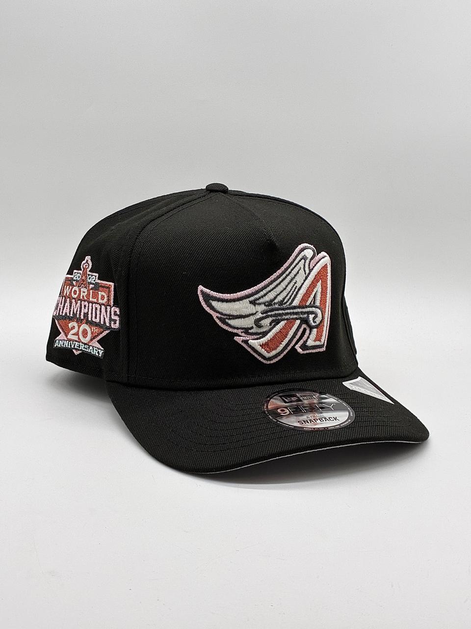 NEW ERA A-FRAME Angelinos negro contorno rosa