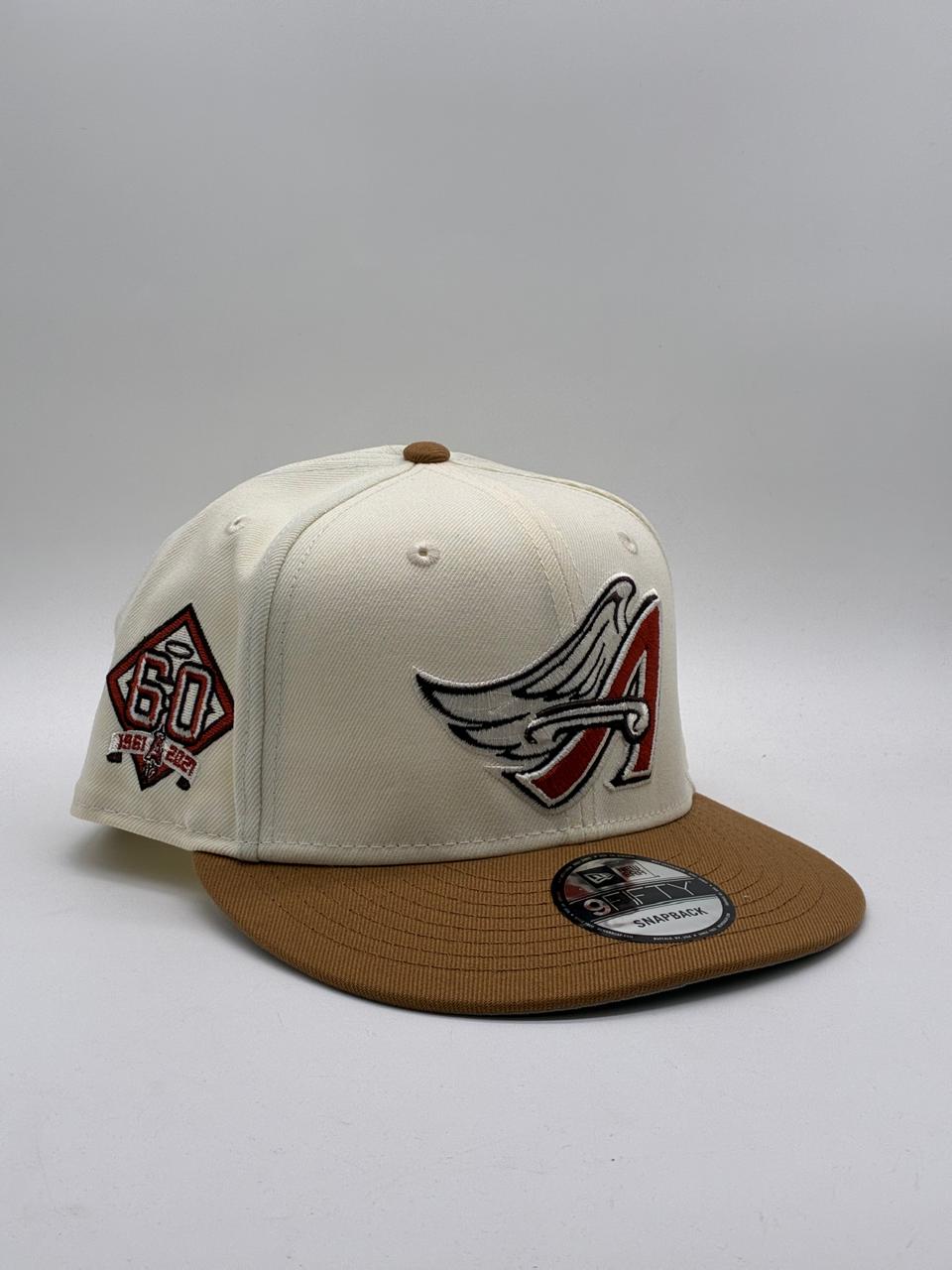 NEW ERA ANGELS 60 ANIVERSARIO BROCHE