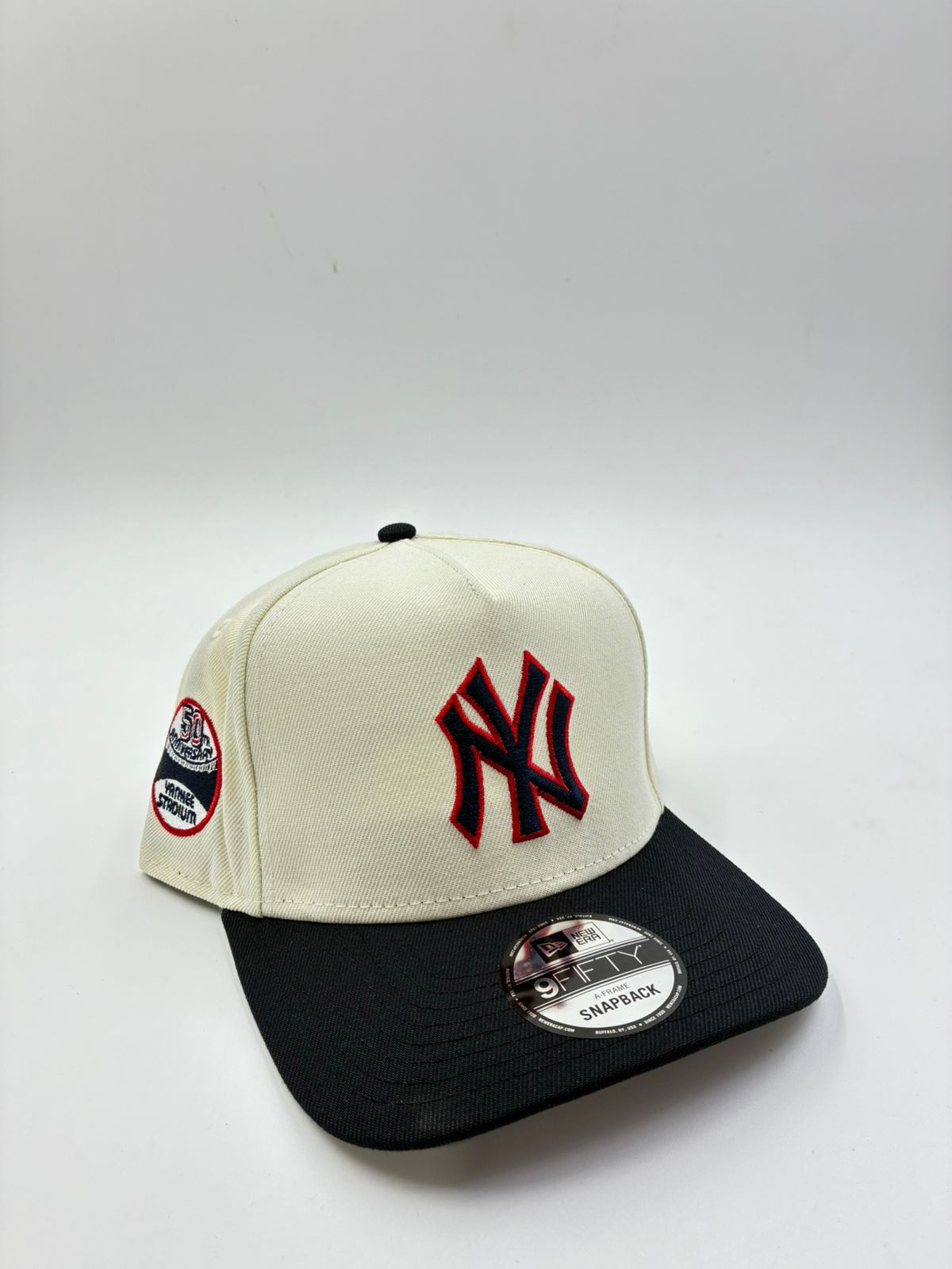 NEW ERA A-FRAME YANKEES BEIGE AZUL MARINO ROJO