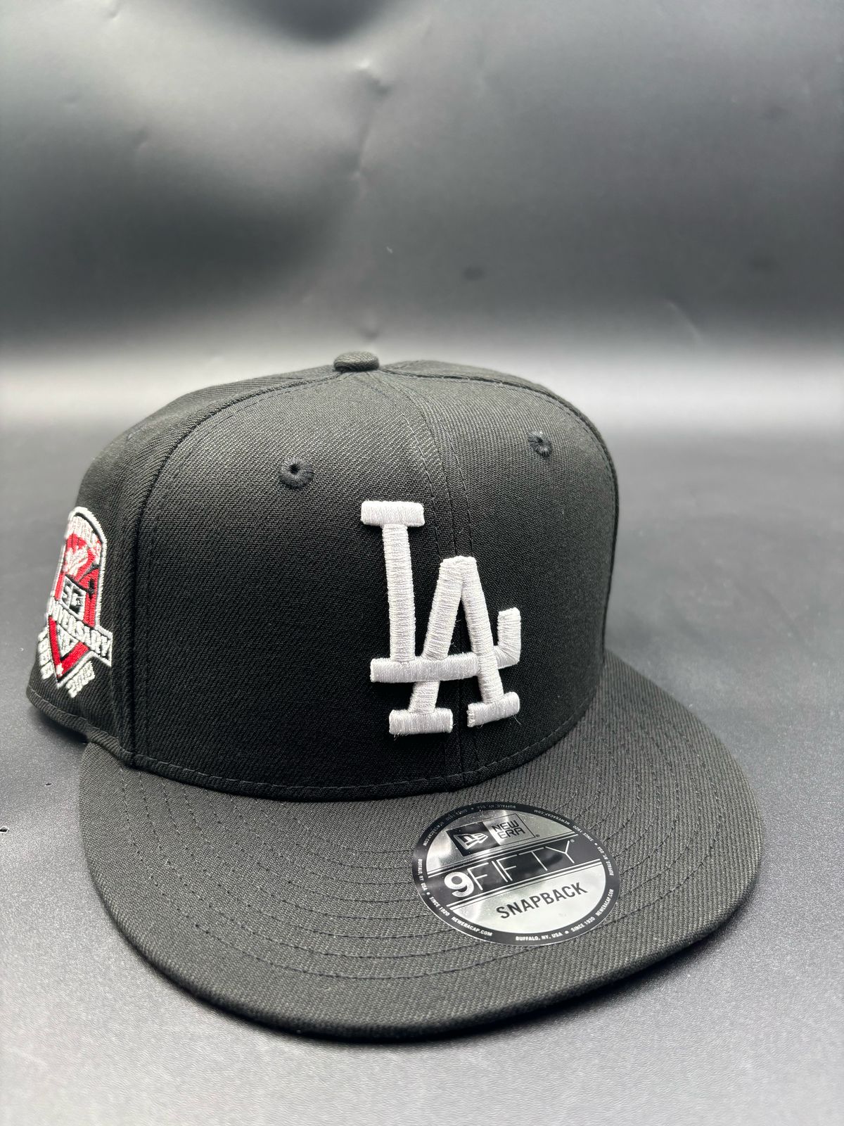 NEW ERA edicion broche  LA negro