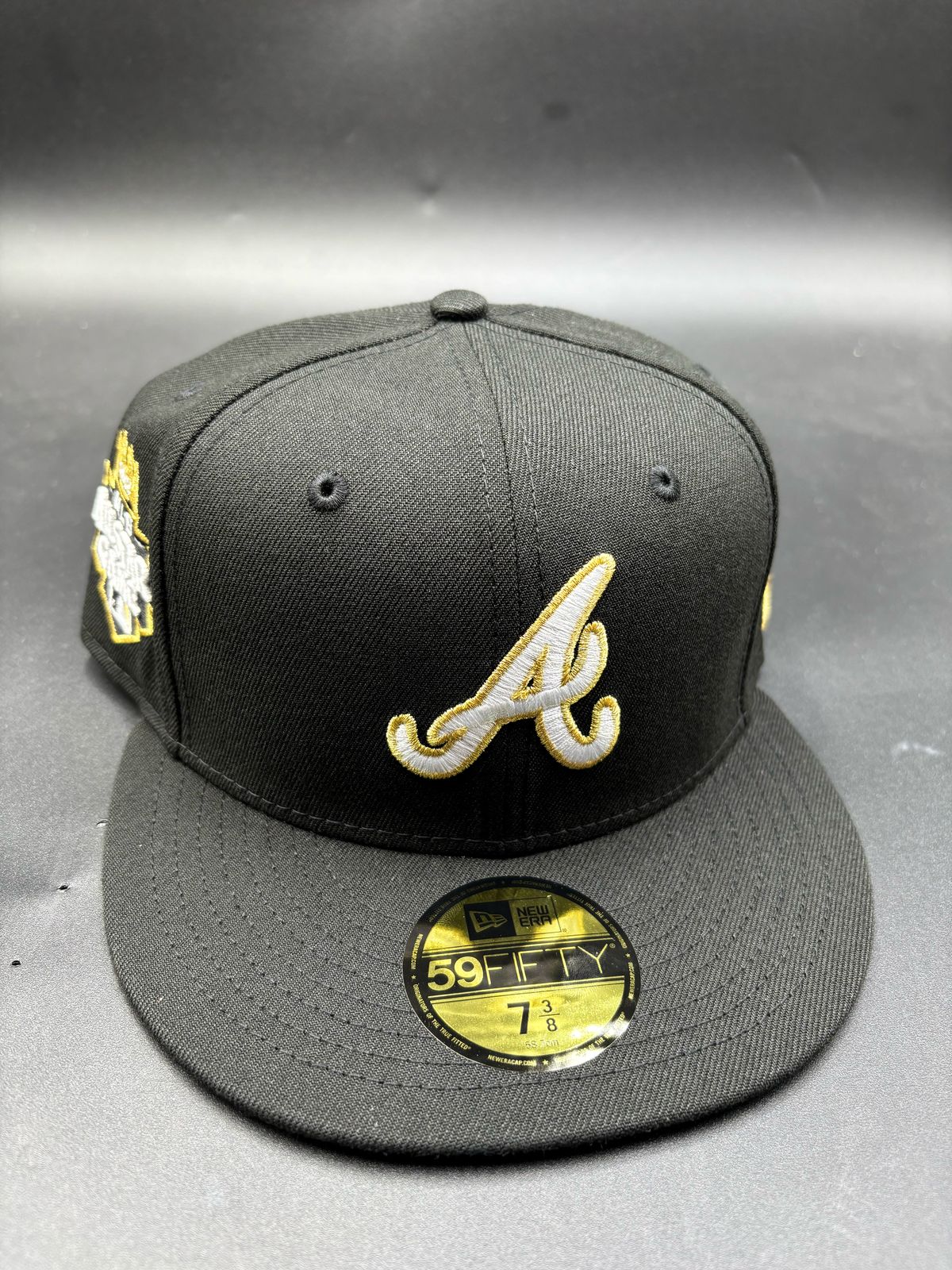 New Era Edicion Atlanta Contorno Dorado