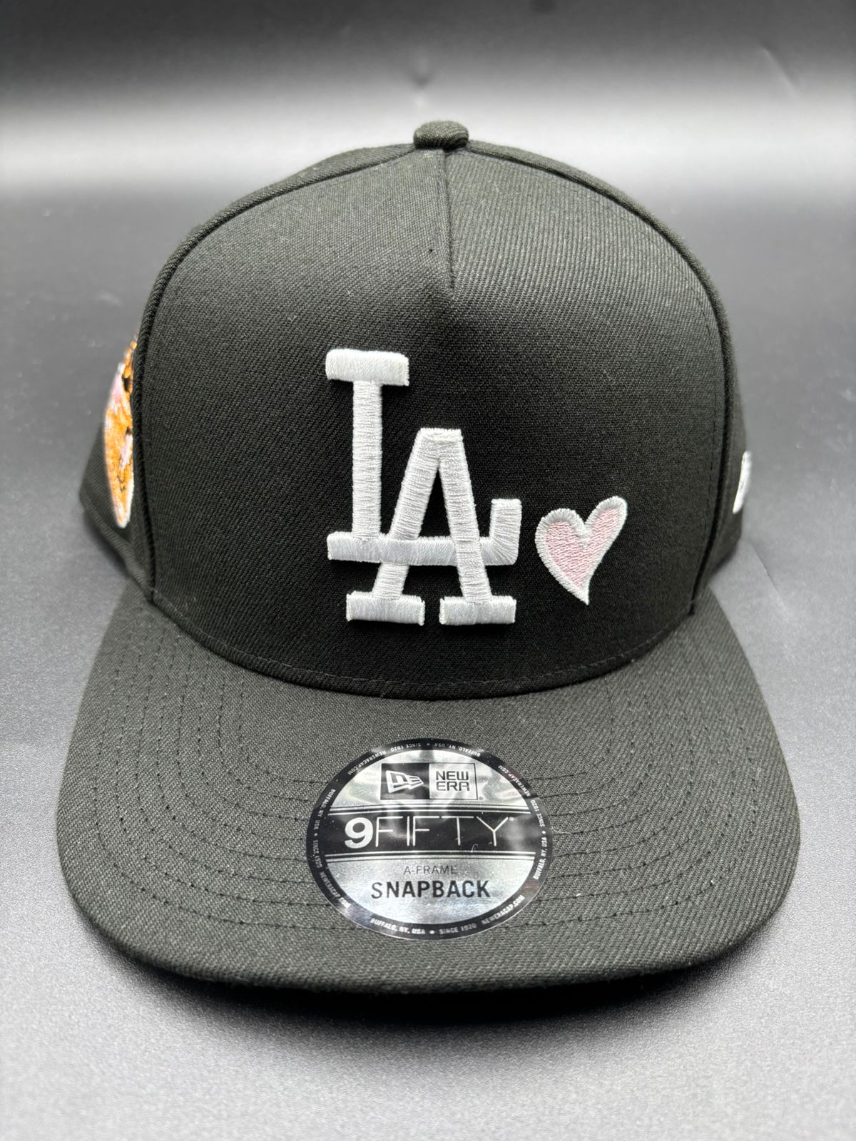 NEW ERA A-FRAME LA negro, corazon