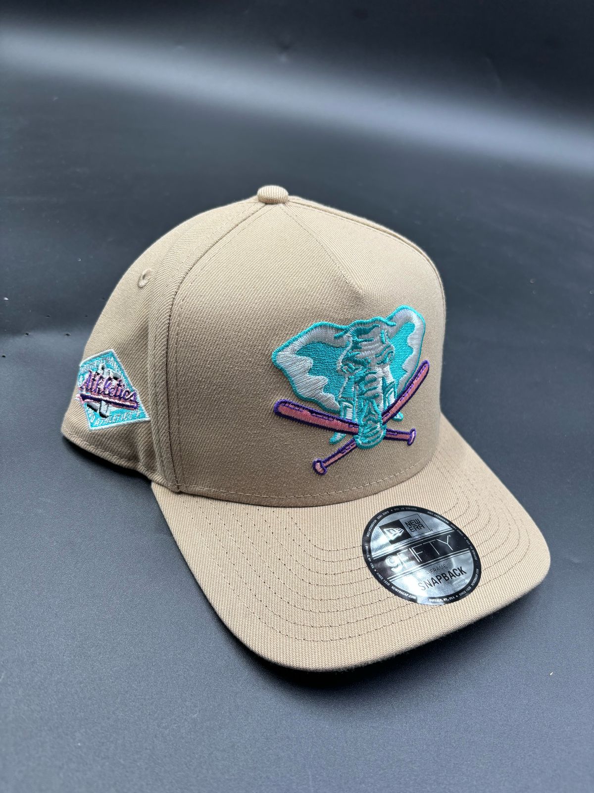 New Era A-FRAME Athletics Cafe