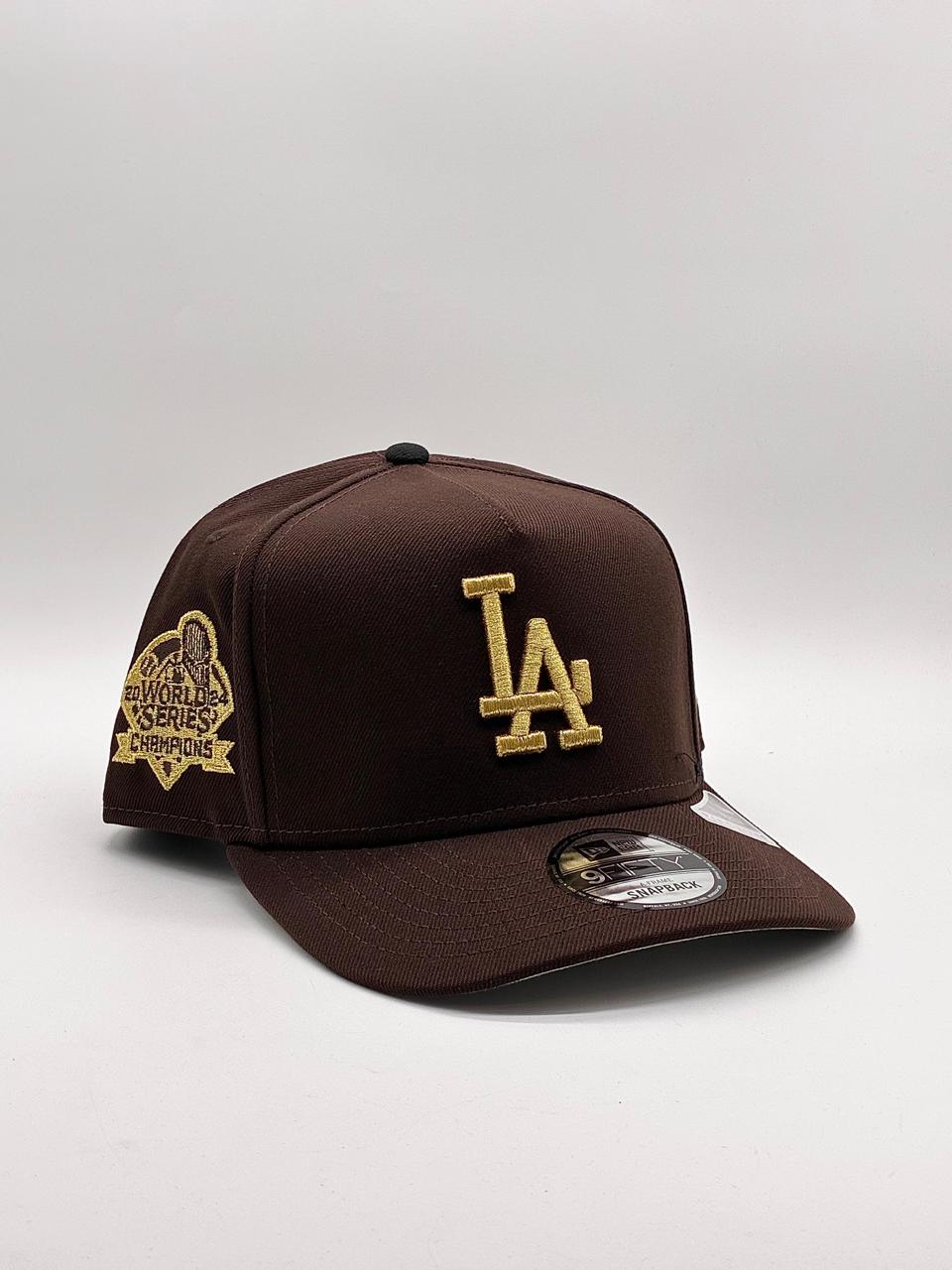 NEW ERA A-FRAME LA CAFE CONTORNO DORADO