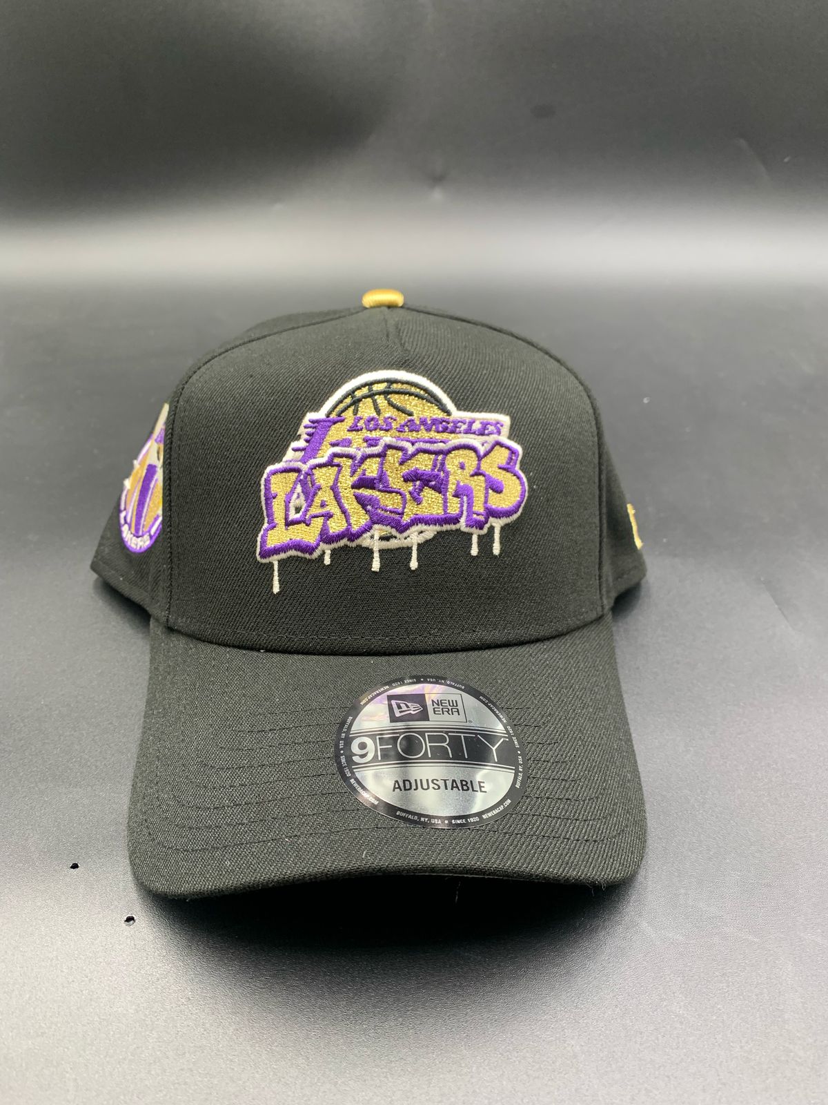 9Forty Edicion Lakers Negro Dorado