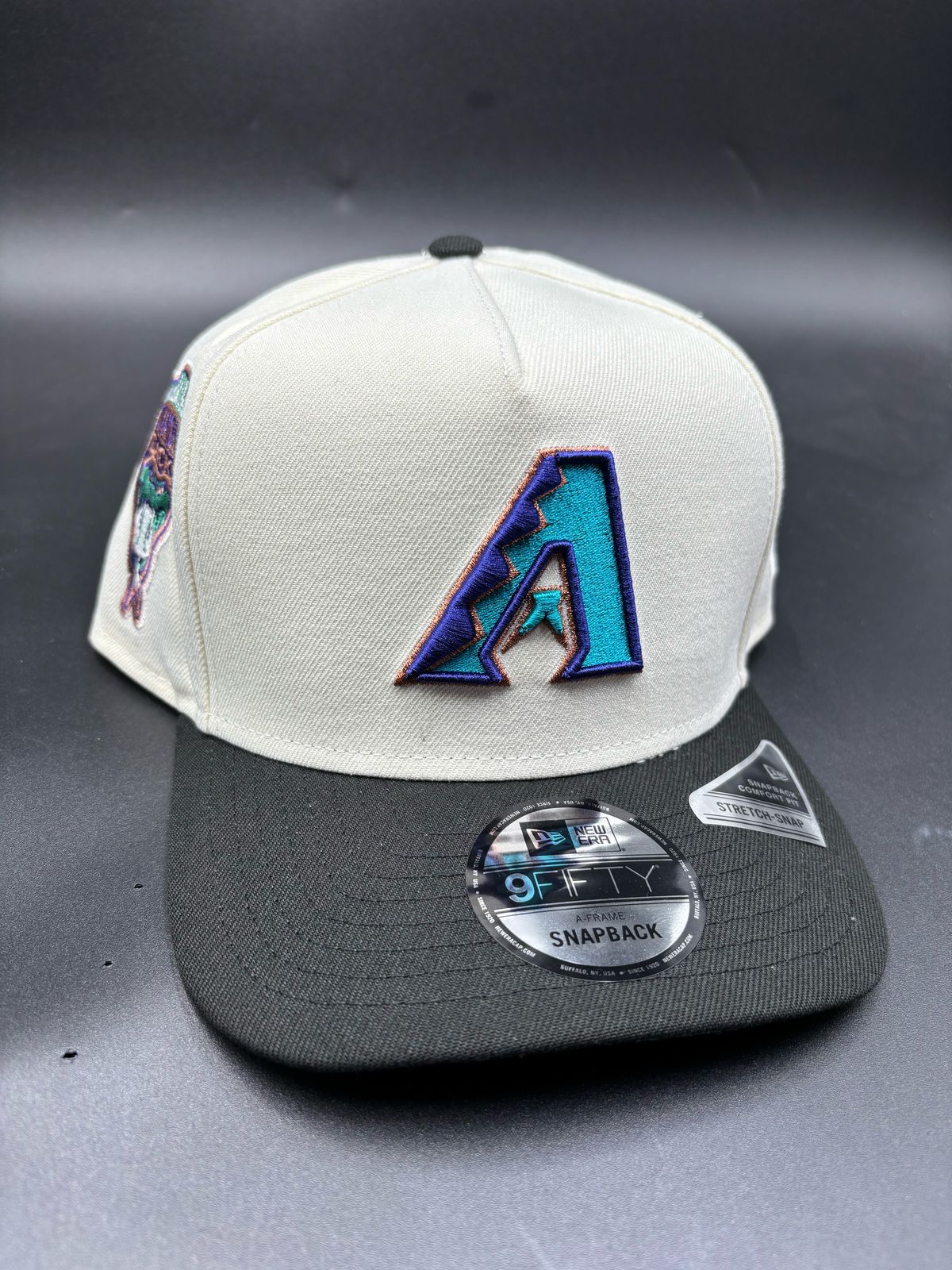 NEW ERA A-FRAME diamond 1998 beige negro
