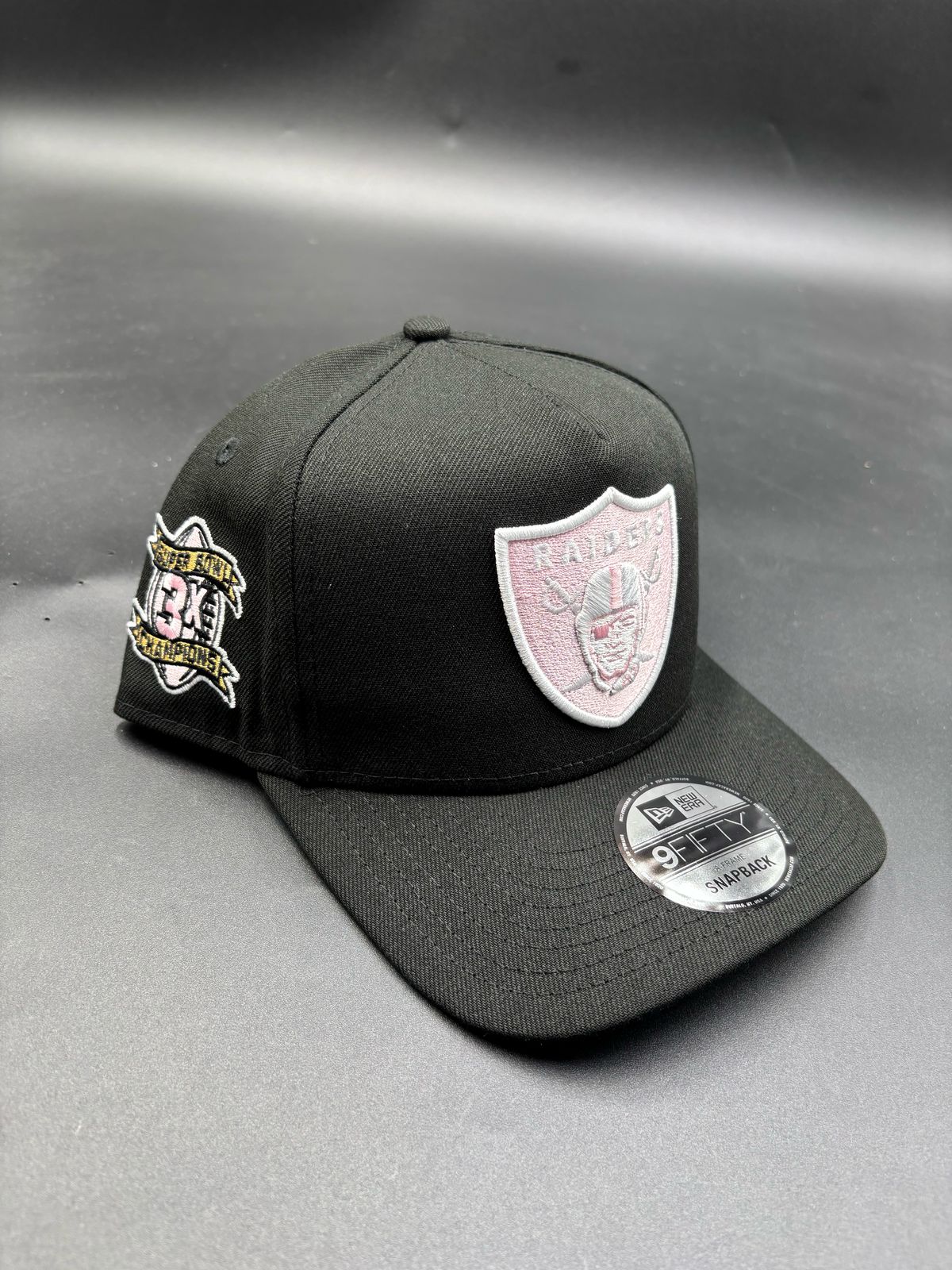 New Era A-FRAME Raiders Negra Rosa