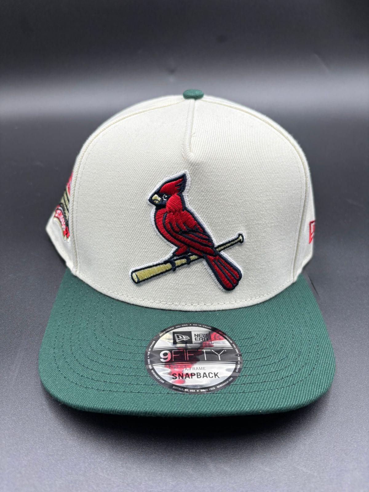 NEW ERA A-FRAME CARDINALS BEIGE VERDE