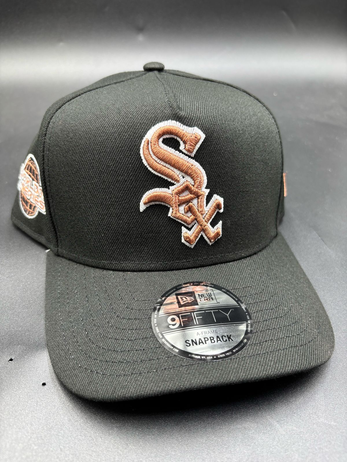 NEW ERA A-FRAME sox negro oro series
