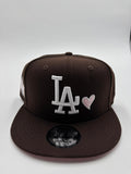 New Era Edicion Broche LA Cafe Rosa Corazon