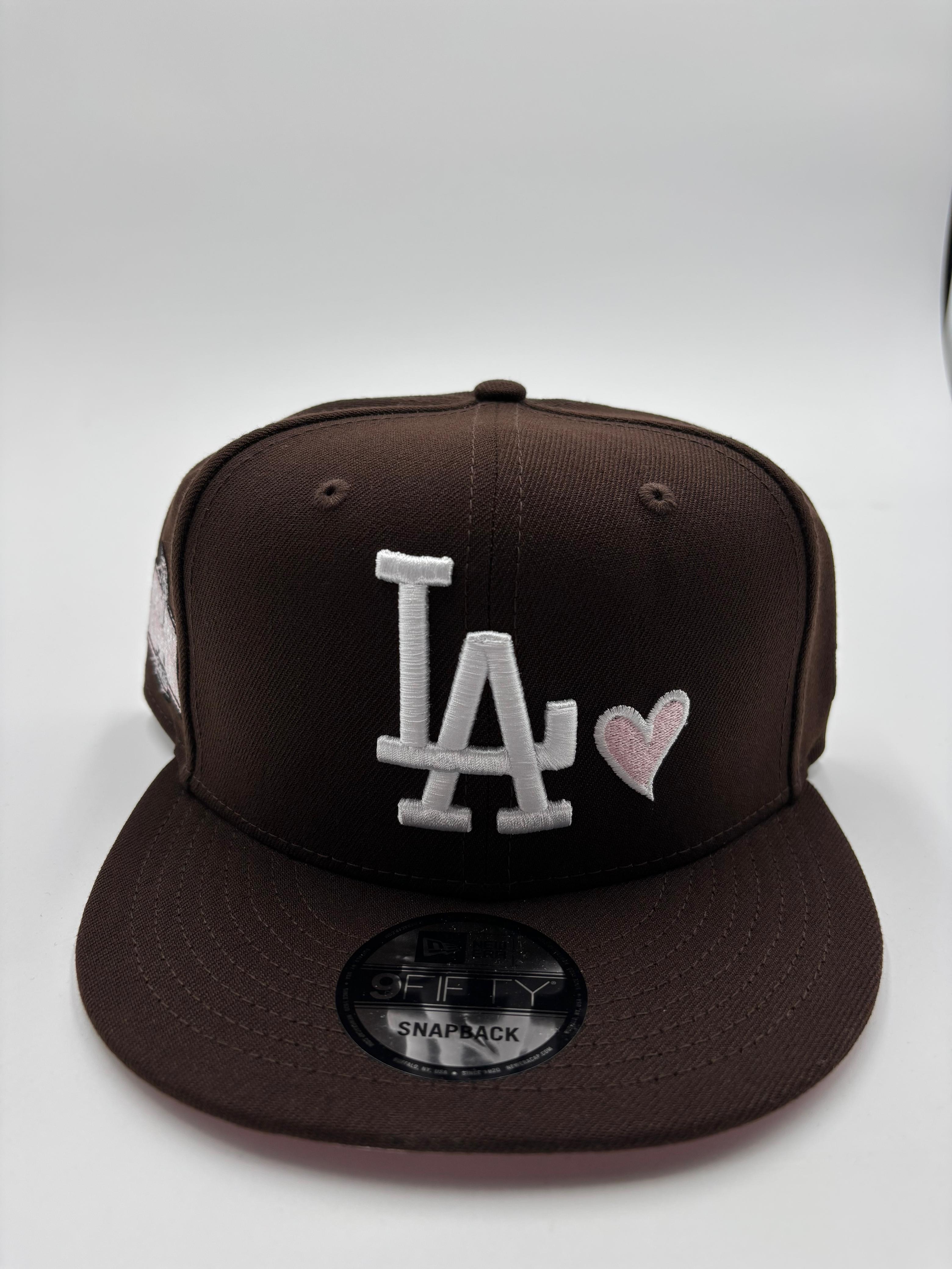 New Era Edicion Broche LA Cafe Rosa Corazon