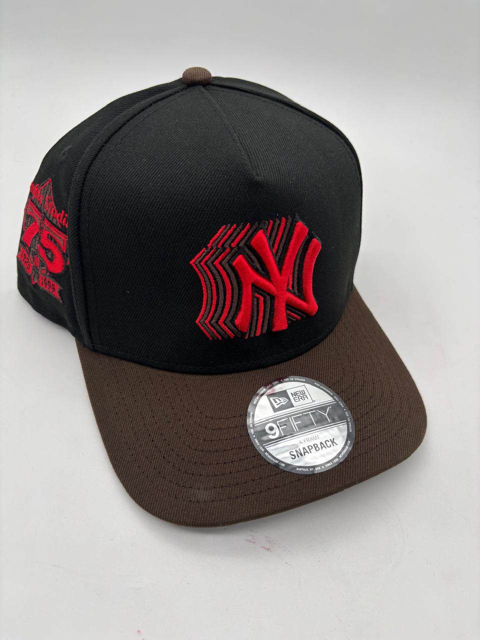 New Era A-Frame Yankees Negro Cafe
