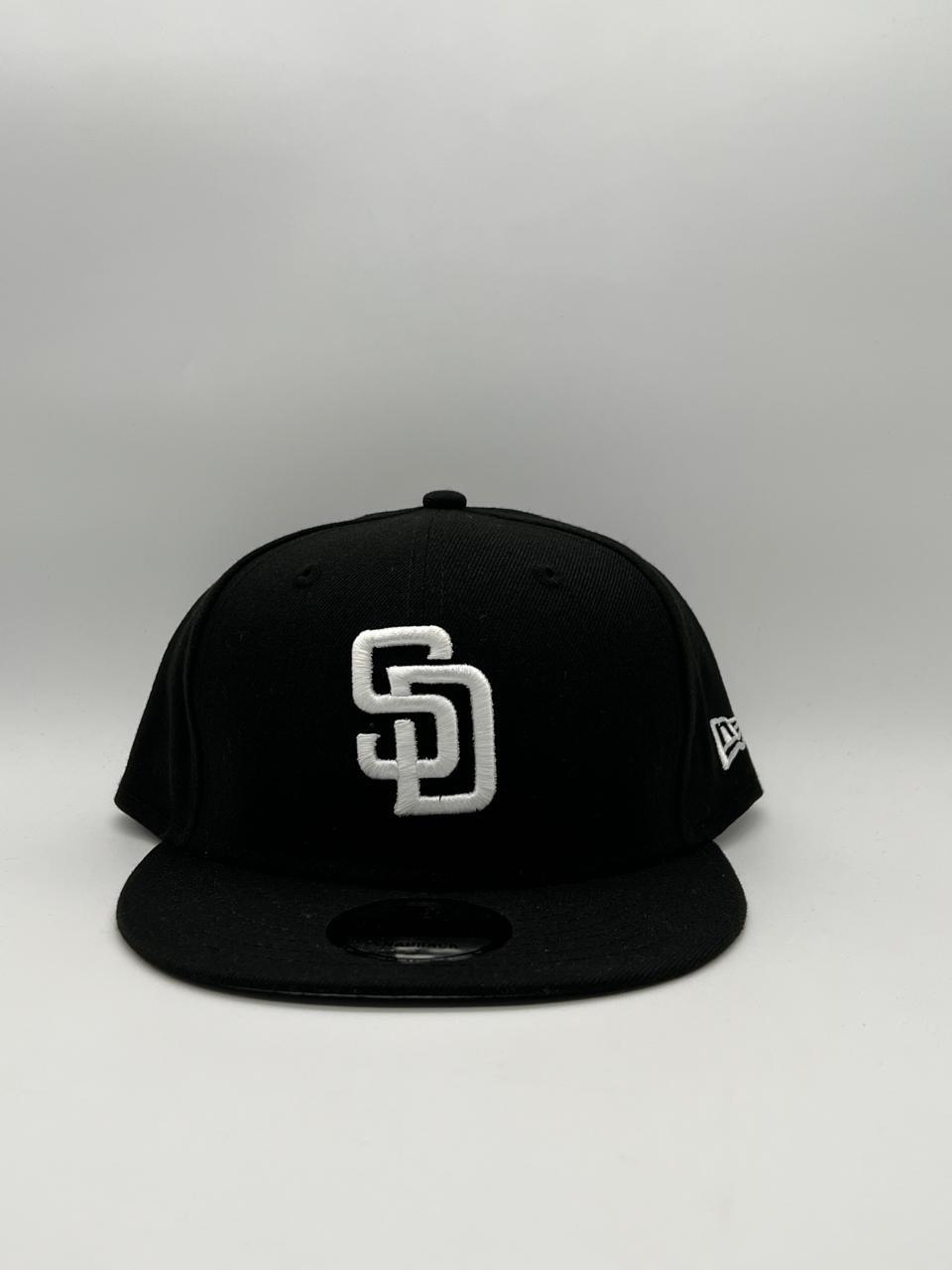 New era broche san diego negro