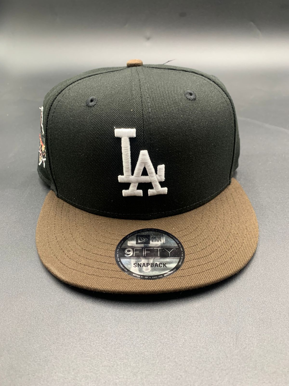 New Era Edicion LA Broche Negra Cafe