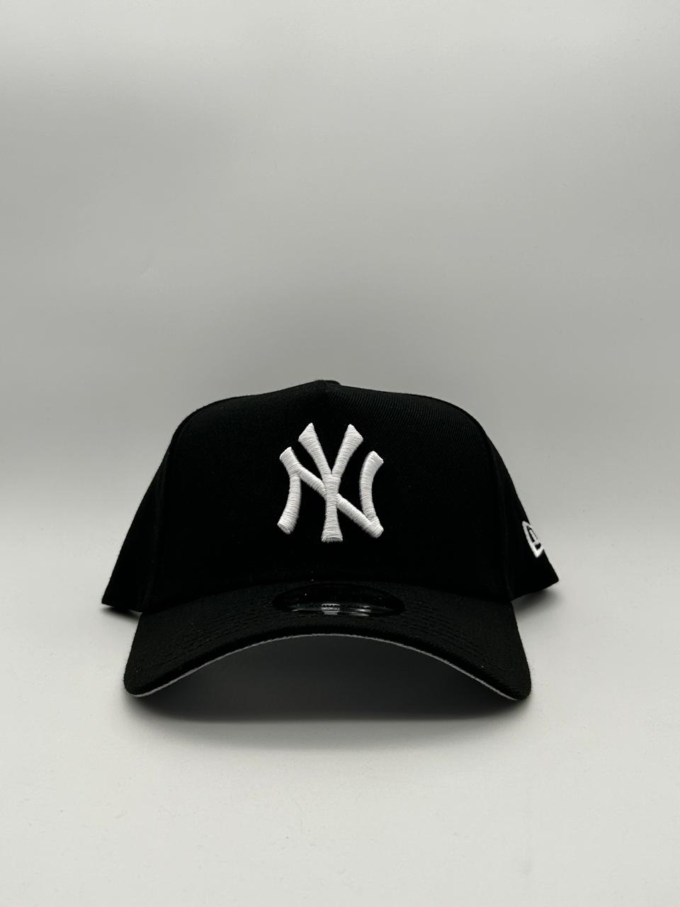 9Forty Clasica Yankees Negra