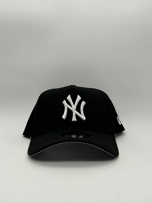 9Forty Clasica Yankees Negra