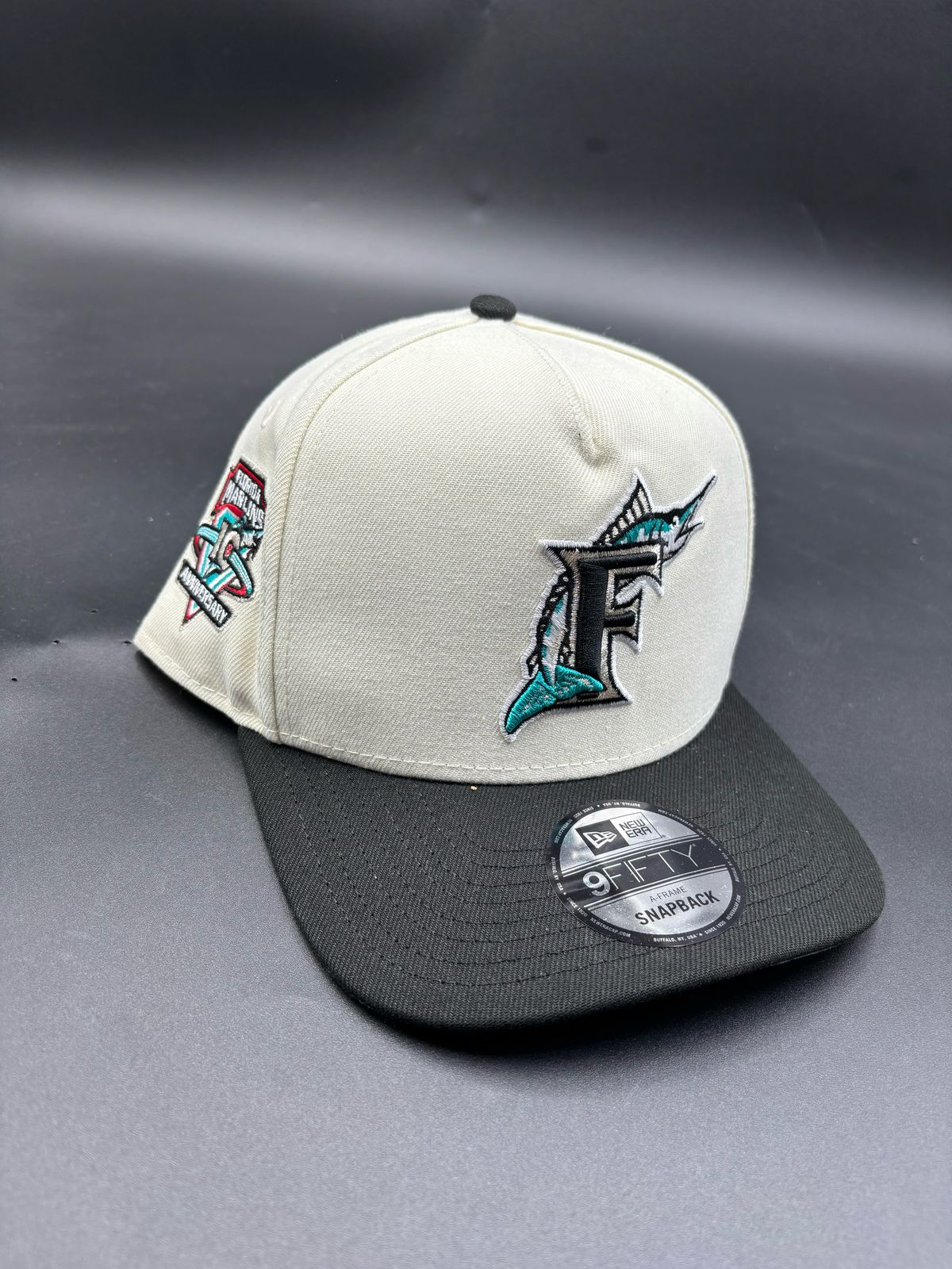 NEW ERA A-FRAME floridamarlins beige negro